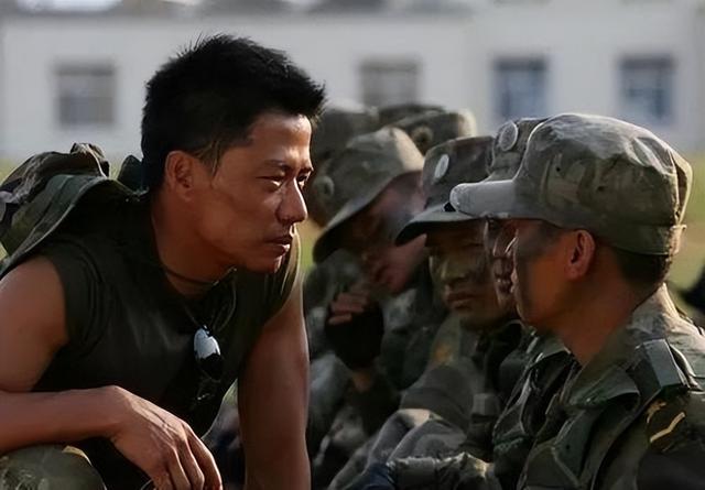 中校軍銜是什么級(jí)別中校軍銜是什么級(jí)別地方干部插圖